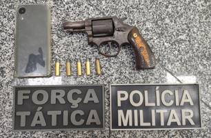 Dupla suspeita de tentar sequestrar adolescentes são preso em Ipiranga do Piauí (Foto: Reprodução)