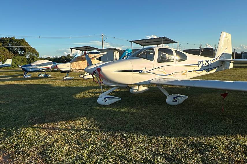 Evento 'e-Fly' reúne mais de 60 aeronaves em Altos e movimenta setor da aviação Evento 'e-Fly' reúne mais de 60 aeronaves em Altos e movimenta setor da aviação
