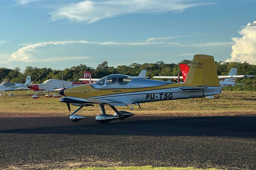 Evento 'e-Fly' reúne mais de 60 aeronaves em Altos e movimenta setor da aviação Evento 'e-Fly' reúne mais de 60 aeronaves em Altos e movimenta setor da aviação