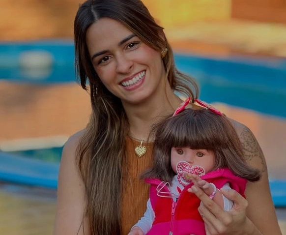 Ex-vereadora, Gessy Lima ironiza maternidade de bonecas Reborn e faz reflexão sobre afeto real