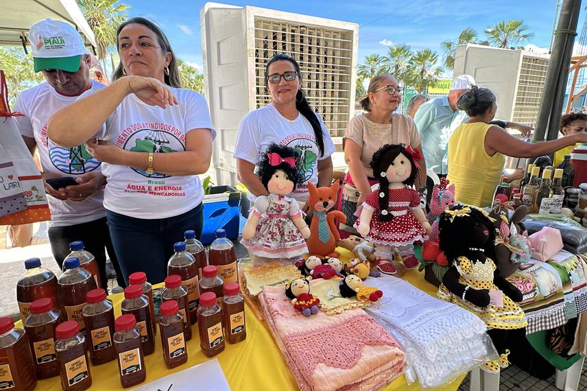 Feira do Diálogos pelo Piauí oferece serviços e reforça cidadania em Campo Maior Feira do Diálogos pelo Piauí oferece serviços e reforça cidadania em Campo Maior