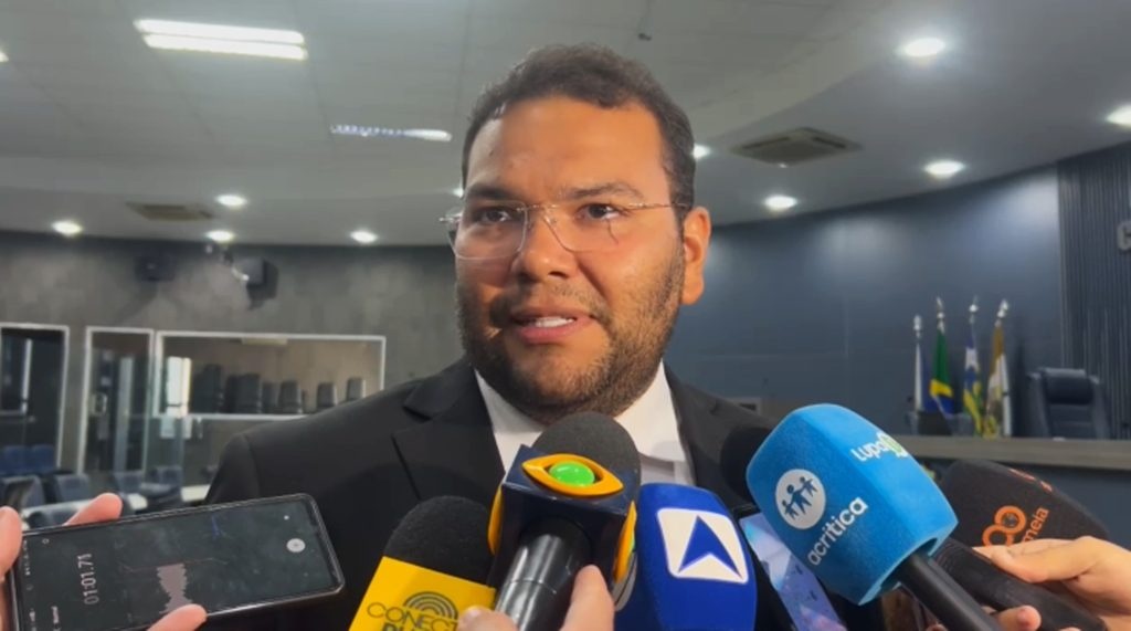 Fernando Lima critica falta de diálogo da Prefeitura sobre rombo bilionário