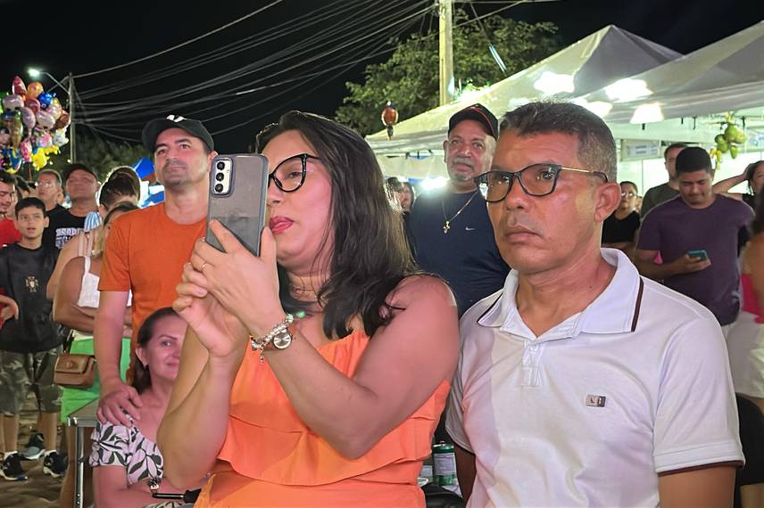 Festival Piripiri Humor & Arte inicia com grande público, risos e muita música Festival Piripiri Humor & Arte inicia com grande público, risos e muita música