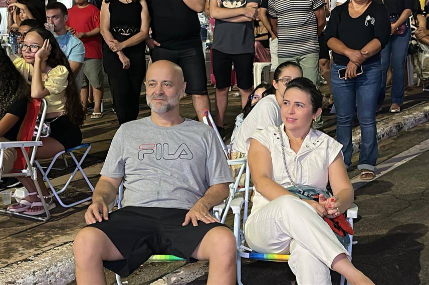 Festival Piripiri Humor & Arte inicia com grande público, risos e muita música Festival Piripiri Humor & Arte inicia com grande público, risos e muita música