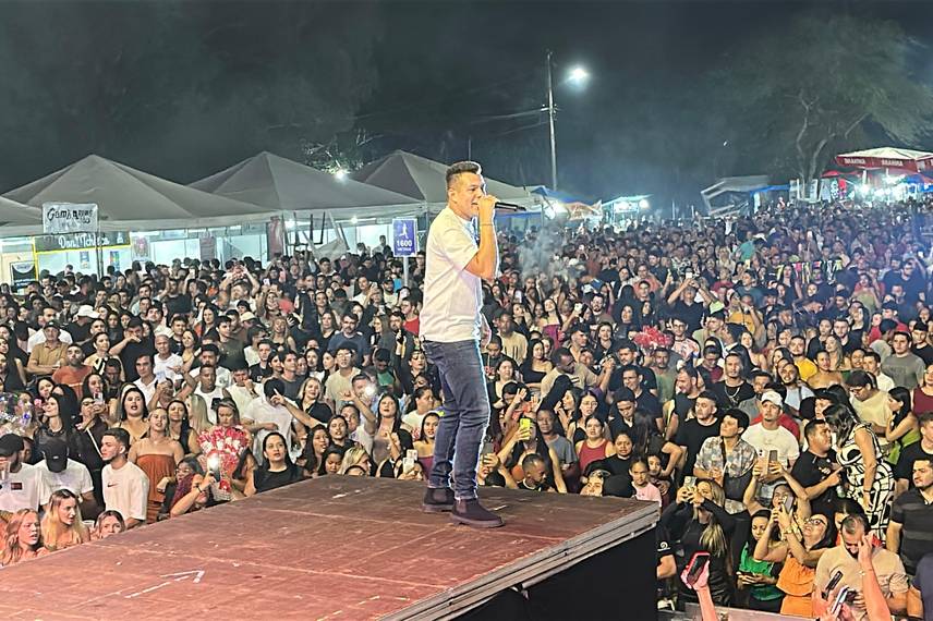 Festival Piripiri Humor & Arte inicia com grande público, risos e muita música Festival Piripiri Humor & Arte inicia com grande público, risos e muita música