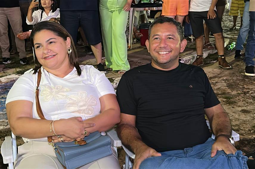 Festival Piripiri Humor & Arte inicia com grande público, risos e muita música Festival Piripiri Humor & Arte inicia com grande público, risos e muita música