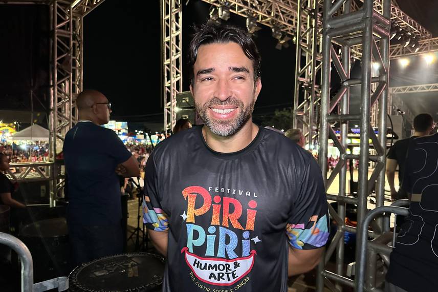 Festival Piripiri Humor & Arte inicia com grande público, risos e muita música Festival Piripiri Humor & Arte inicia com grande público, risos e muita música