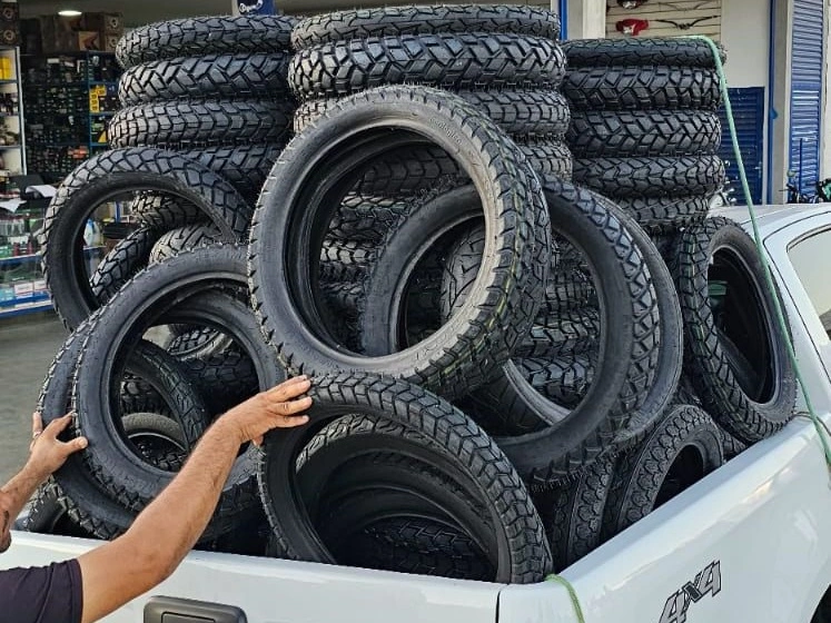 Fiscais apreendem 116 pneus irregulares durante fiscalização em Floriano