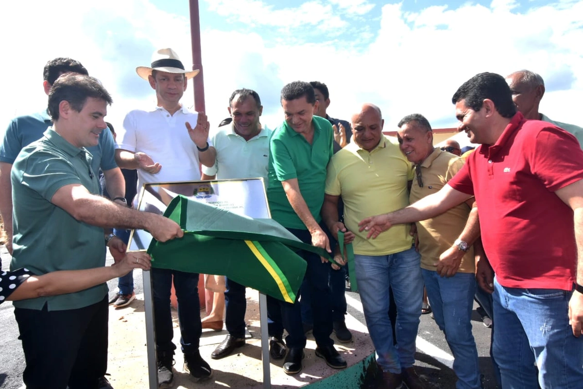 Governador em exercício Severo Eulálio em São João da Canabrava