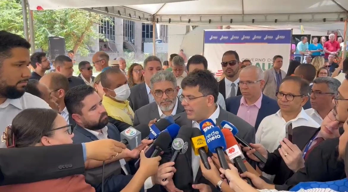 Governador Rafael Fonteles em coletiva de imprensa