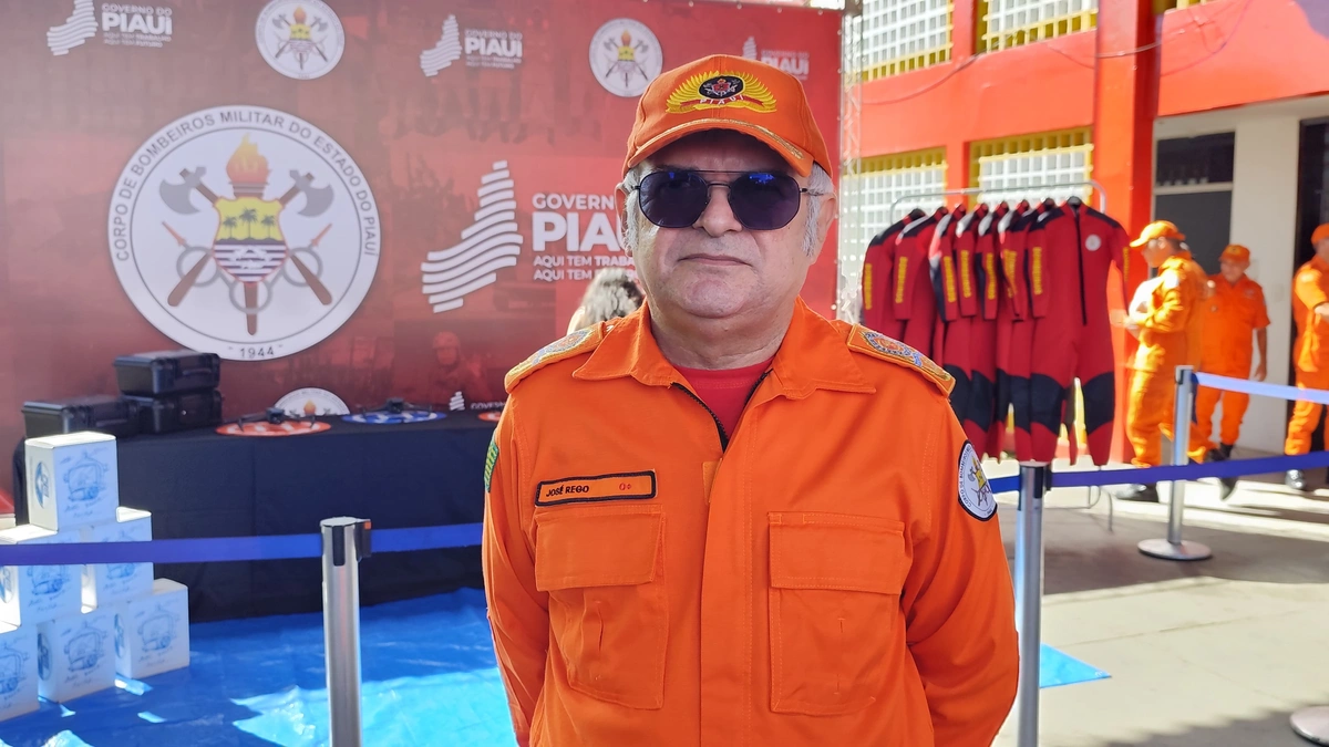 Governo do Piauí entrega R$ 10 milhões em equipamentos ao Corpo de Bombeiros