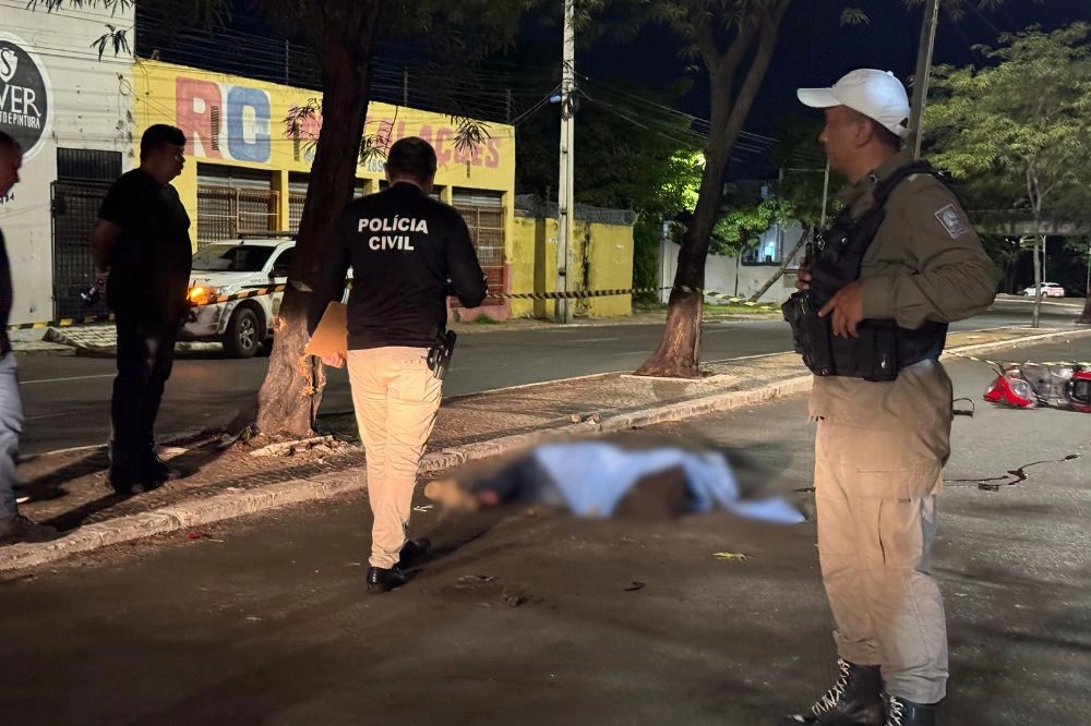 Jovem morre após perder controle de moto enquanto voltava do trabalho em Teresina