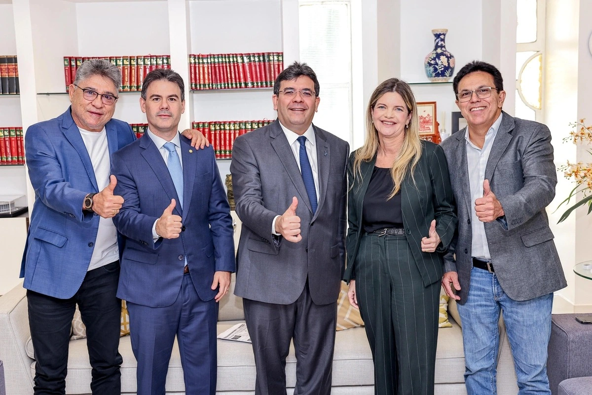 Participaram da reunião o deputado Severo Eulálio (MDB), João Mádison (MDB) e o presidente da Agespisa, Zé Santana