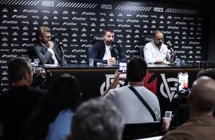 Pedrinho e o CEO da SAF, Carlos Amodeo (Foto: Dikran Sahagian/Vasco)