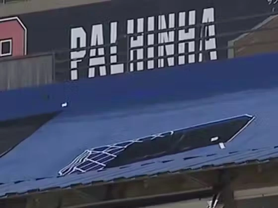 Placa de ferro que caiu