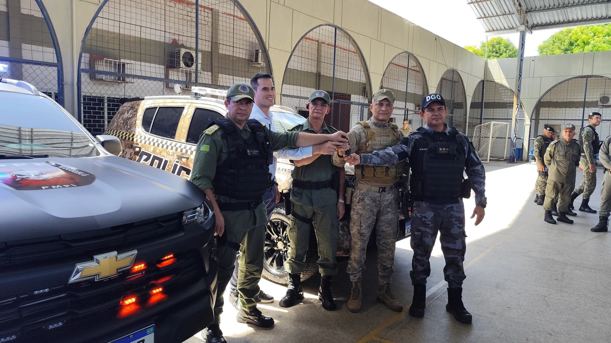 PM entrega novos equipamentos e fuzis para unidades de Teresina e região