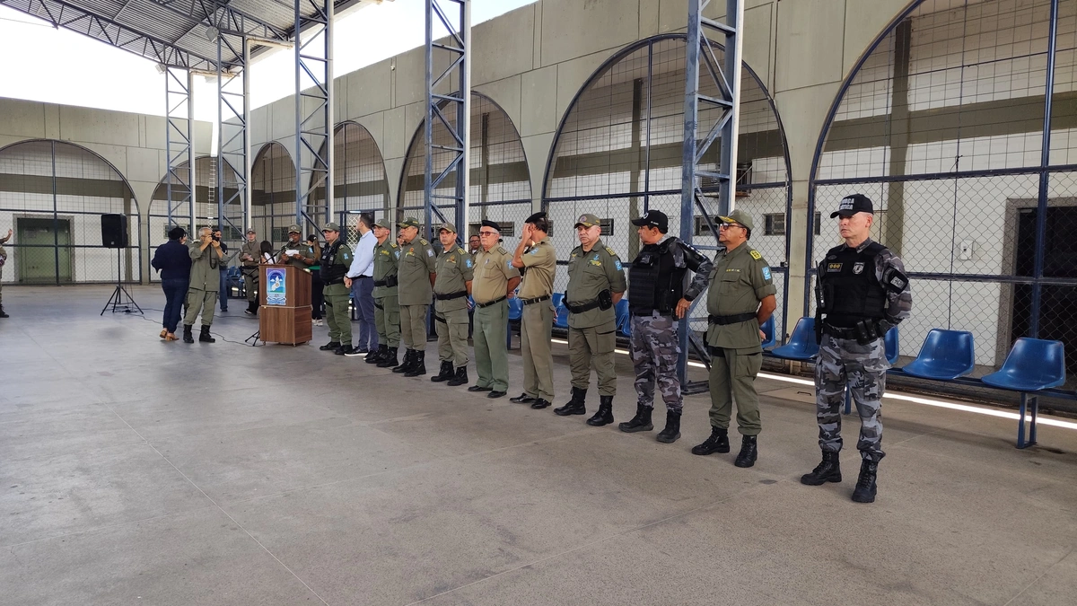PM entrega novos equipamentos e fuzis para unidades de Teresina e região