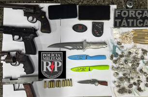 Polícia apreende drogas e armas em bar de Timon (Foto: Divulgação) Polícia apreende drogas e armas em bar de Timon (Foto: Divulgação)
