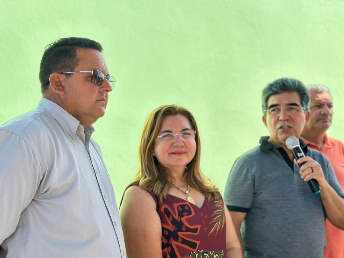 Prefeito Abdoral Melo inaugura mais de 2.800 Metros de Calçamentos em São João do Arraial