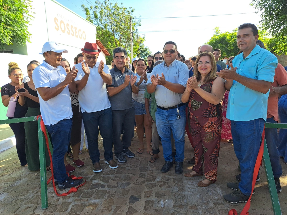 Prefeito Abdoral Melo inaugura mais de 2.800 Metros de Calçamentos em São João do Arraial