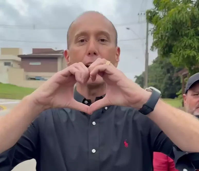 Rodrigo Manga vira réu por suspeita de superfaturamento em lousas digitais