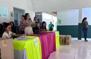 Secretaria de Educação, realizou hoje a entrega de 1.400 kits de Tênis escolar (Foto: Reprodução) Secretaria de Educação, realizou hoje a entrega de 1.400 kits de Tênis escolar (Foto: Reprodução)