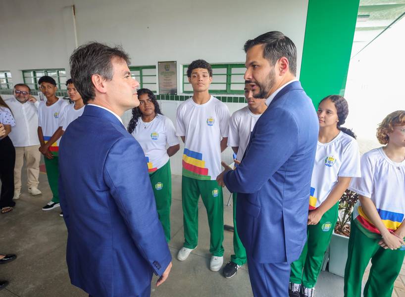 Severo Eulálio visita escola referência em educação integral no Piauí