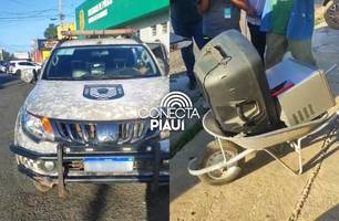 Suspeitos fogem ao ver viatura da PM e abandonam objetos furtados em Teresina (Foto: Repórter 12/Conecta Piauí) Suspeitos fogem ao ver viatura da PM e abandonam objetos furtados em Teresina (Foto: Repórter 12/Conecta Piauí)