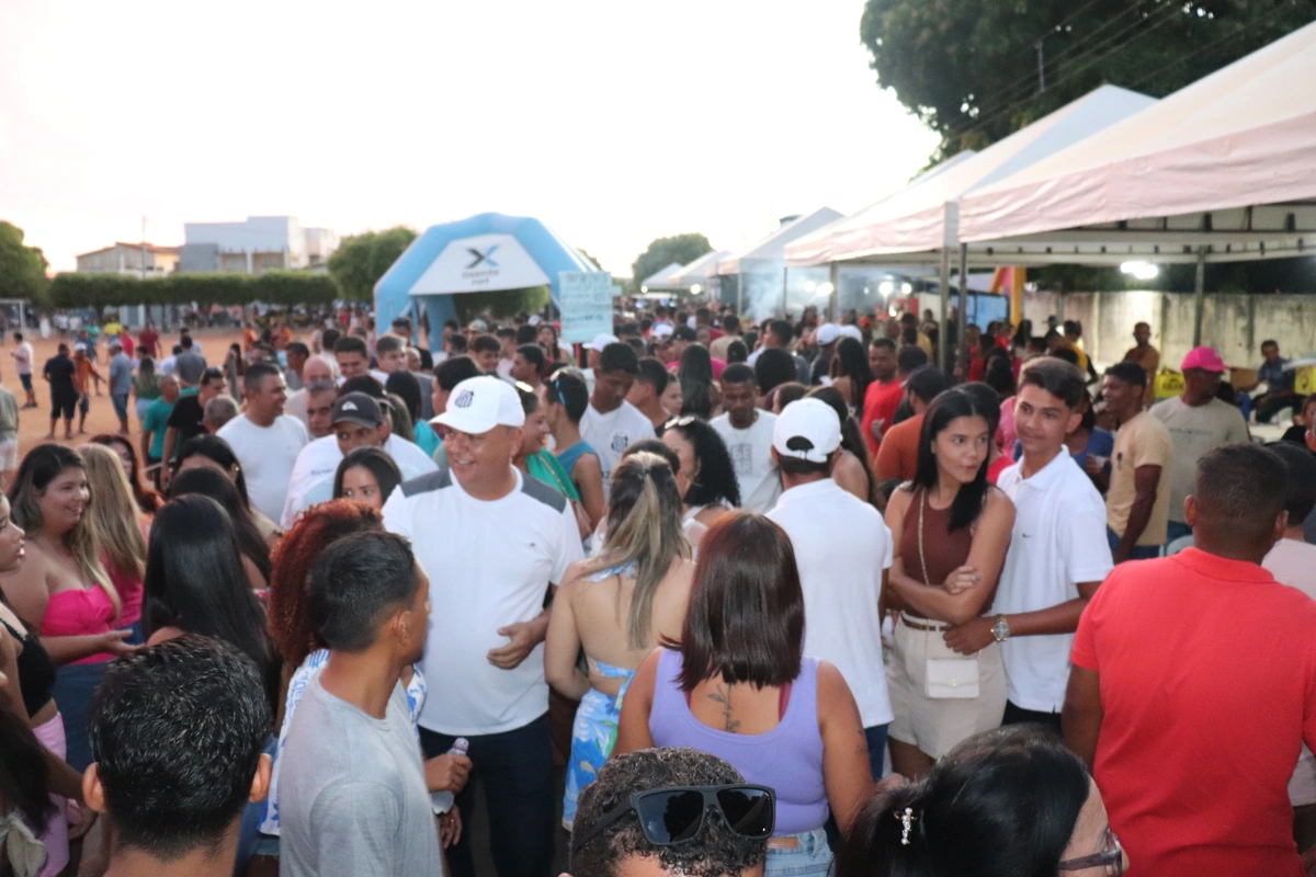 Torneio da AMBAG reúne multidão no campo do Gavião e Santa Fé é o campeão