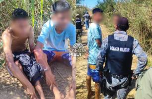Adolescentes suspeitos de assaltos são apreendidos após troca de tiros em Teresina (Foto: Repórter 12/Conecta Piauí) Adolescentes suspeitos de assaltos são apreendidos após troca de tiros em Teresina (Foto: Repórter 12/Conecta Piauí)