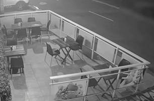 Câmera de segurança flagra colisão entre duas motos na Avenida Centenário em Teresina (Foto: Reprodução)