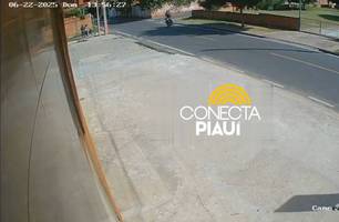 Câmera flagra execução de adolescente em via pública na zona Norte de Teresina (Foto: Reprodução)