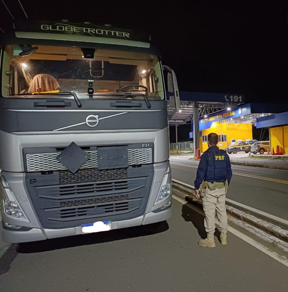 Caminhoneiro é preso por dirigir sob efeito de maconha em Valença do Piauí