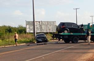Colisão frontal entre dois carro deixa quatro feridos na entrada de Parnaíba (Foto: Reprodução) Colisão frontal entre dois carro deixa quatro feridos na entrada de Parnaíba (Foto: Reprodução)