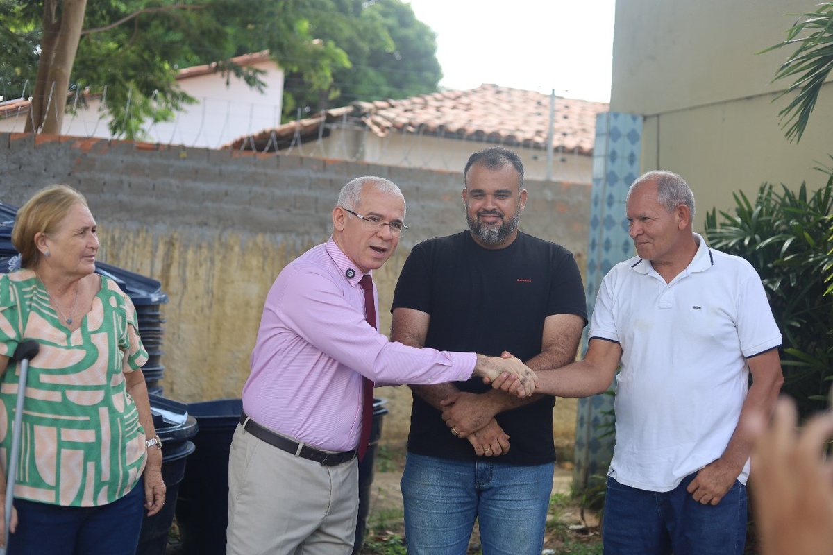 Deputado Tiago Vasconcelos entrega Kits de irrigação a municípios piauienses