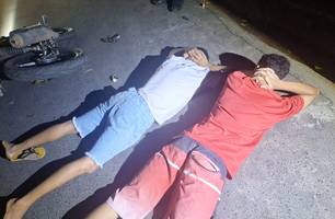 Dupla é presa após roubo e perseguição policial na zona Sudeste de Teresina (Foto: Reprodução)
