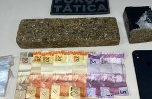 Dupla é presa com drogas após colidir com viatura e tentar fugir em Valença (Foto: Divulgação/PMPI)