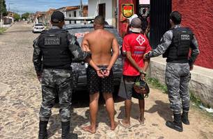 Dupla é presa por tráfico de drogas na 'boca da Andressa', em Parnaíba (Foto: Divulgação/PMPI)