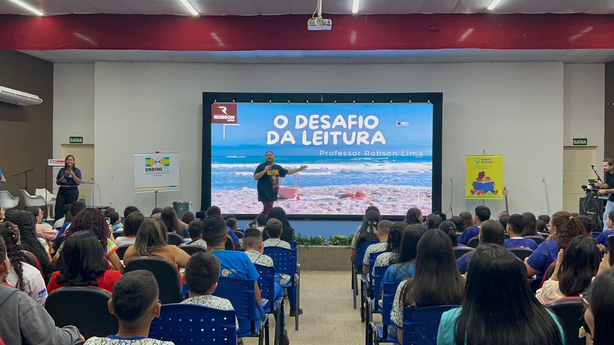 Estudantes de todo o Piauí participam de atividade preparatória para o Saeb durante o Salipi