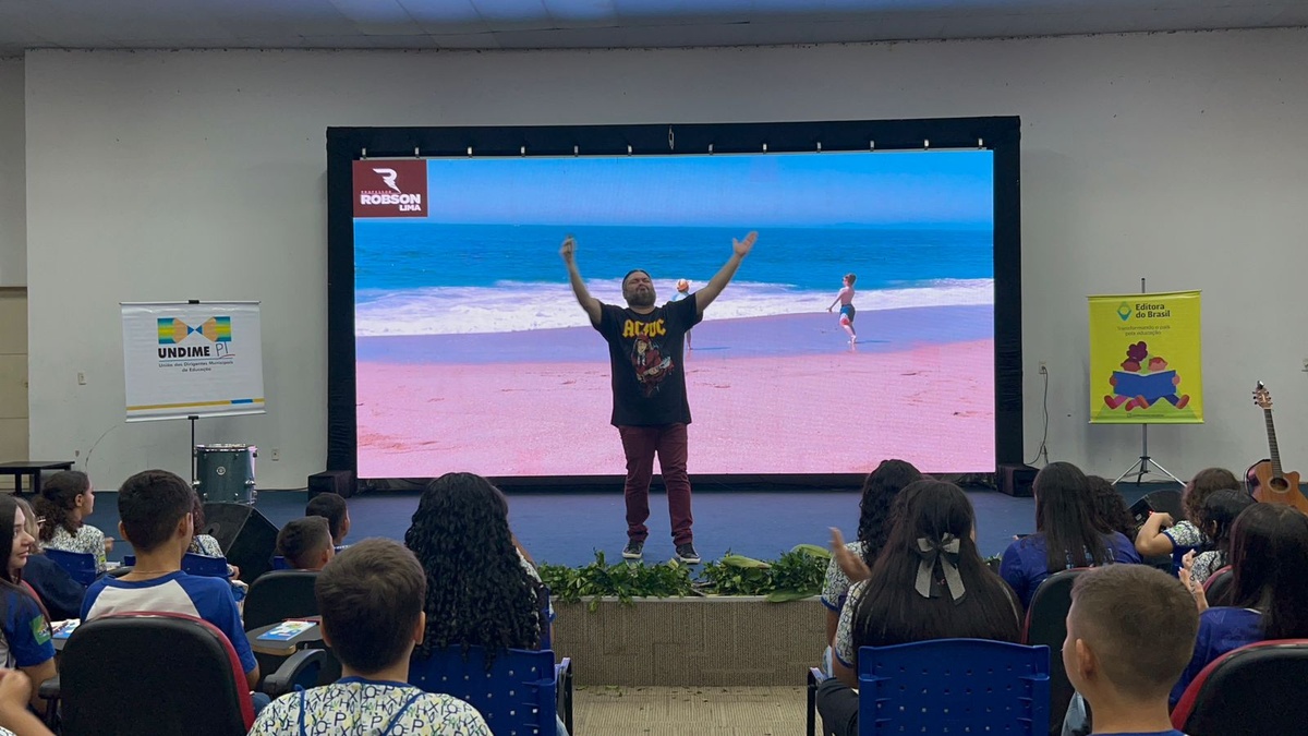 Estudantes de todo o Piauí participam de atividade preparatória para o Saeb durante o Salipi