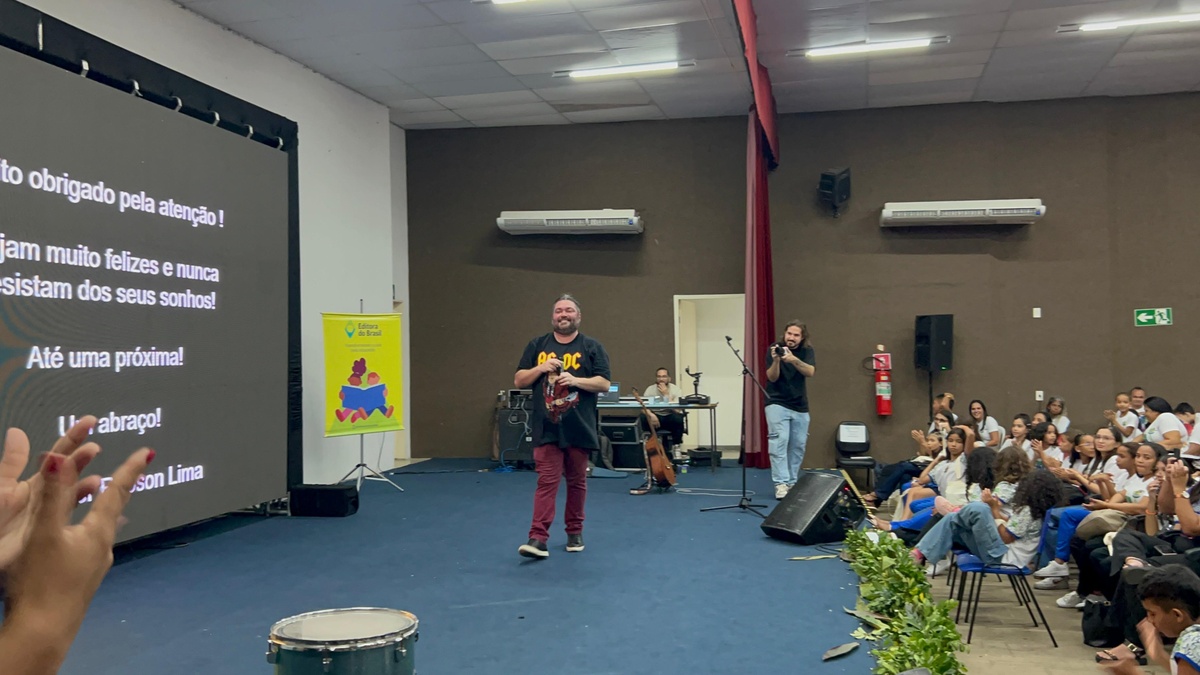 Estudantes de todo o Piauí participam de atividade preparatória para o Saeb durante o Salipi