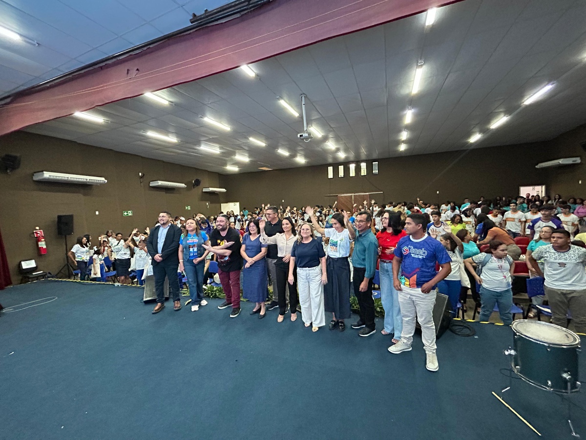 Estudantes de todo o Piauí participam de atividade preparatória para o Saeb durante o Salipi