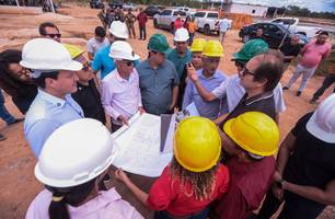 Governador em exercício anuncia retomada do rodoanel e vistoria obras habitacionais em Timon (Foto: Prefeitura de Timon (Leonardo Rocha/SECOM)) Governador em exercício anuncia retomada do rodoanel e vistoria obras habitacionais em Timon (Foto: Prefeitura de Timon (Leonardo Rocha/SECOM))