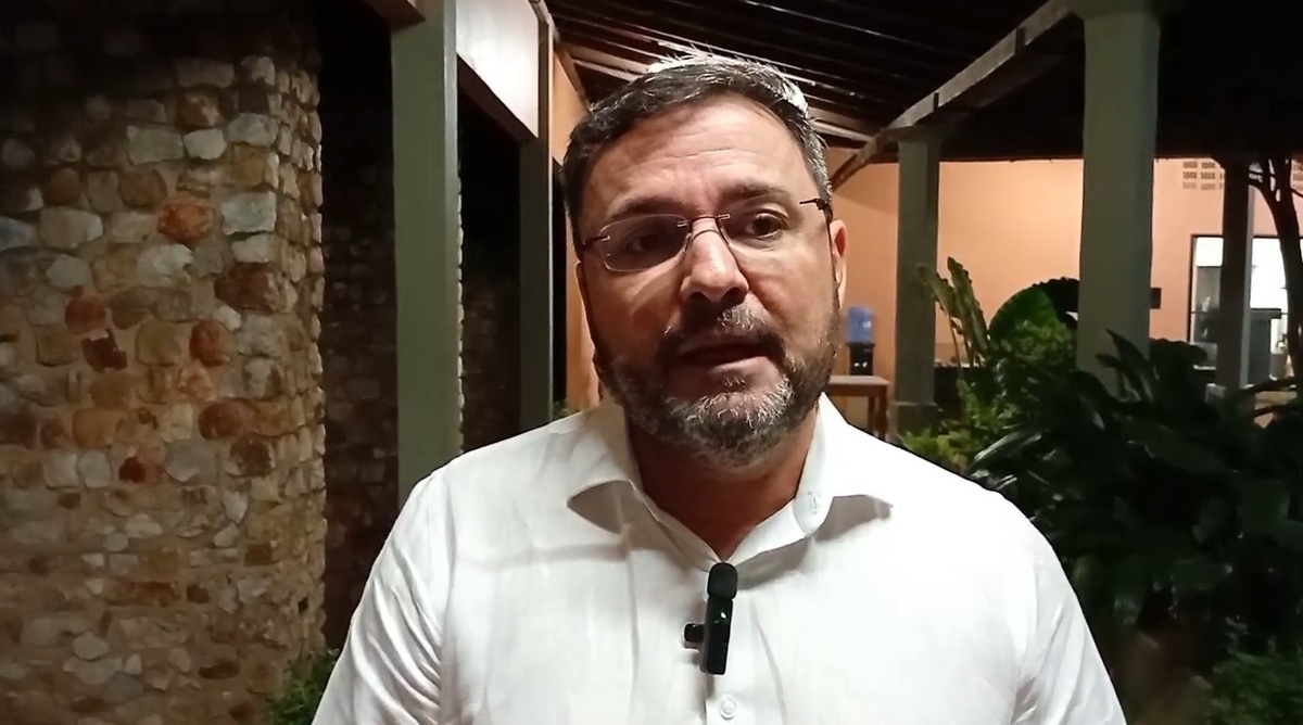 Governador presta homenagem a Niéde Guidon durante velório em São Raimundo Nonato