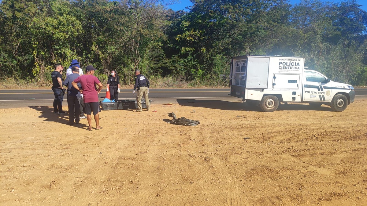 Grave acidente deixa casal em frente a penitenciária Major César, em Altos