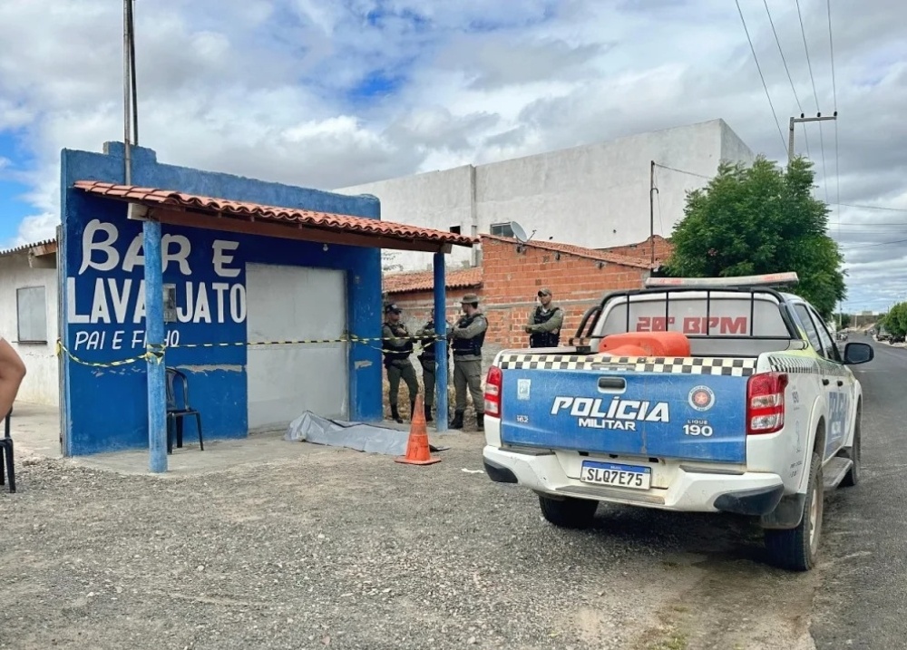 Homem morre repentinamente em frente a bar em Jaicós