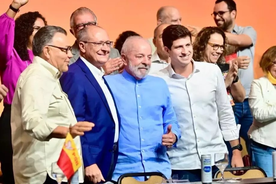 João Campos assume presidência do PSB