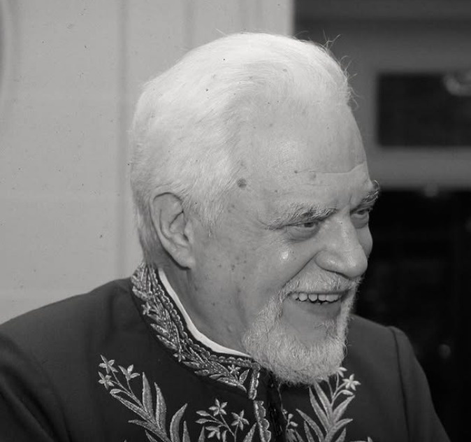 Jornalista e acadêmico Cícero Sandroni morre aos 90 anos