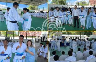 Judocas da rede pública recebem faixa azul em cerimônia no centro Sarah Menezes (Foto: Conecta Piauí) Judocas da rede pública recebem faixa azul em cerimônia no centro Sarah Menezes (Foto: Conecta Piauí)