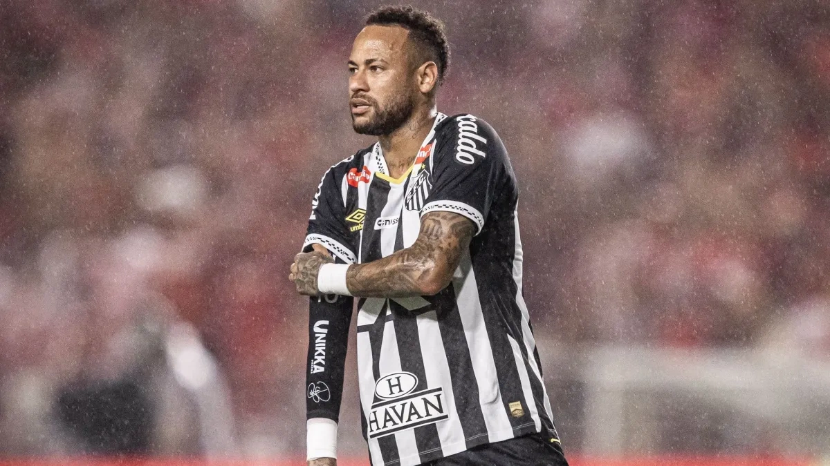 Neymar testa positivo para covid-19 e é afastado das atividades no Santos